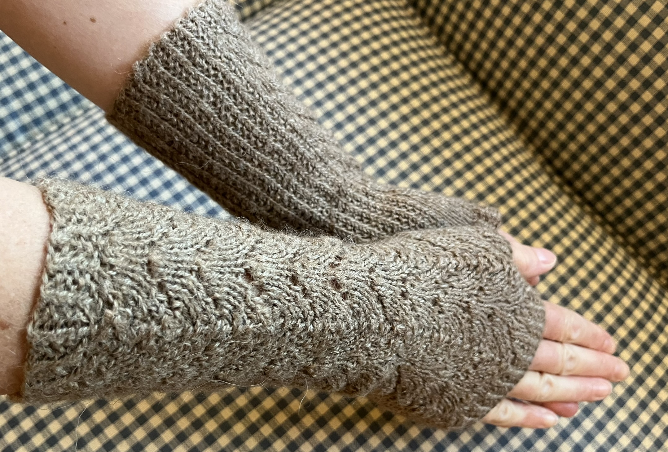 Image of fingerless gloves, in tan.